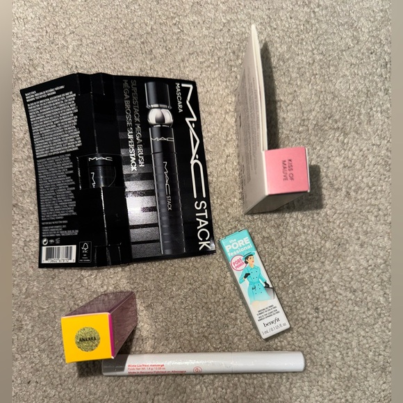 Make Up bundle - Picture 3 of 3